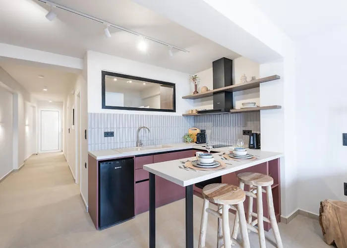 Sunny Sands Seaview Apartment