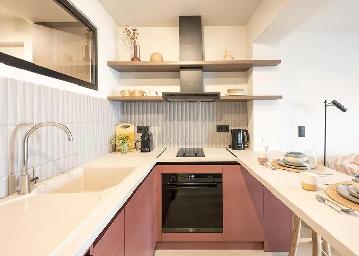 Sunny Sands Seaview Apartment