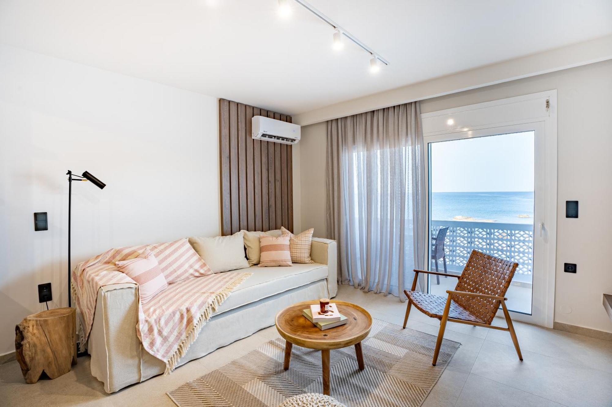 Sunny Sands Seaview Apartament